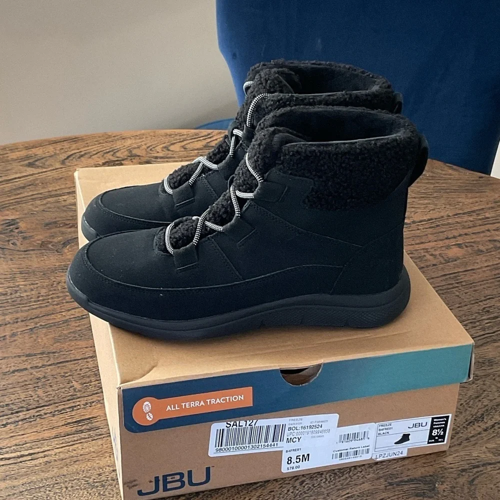 JBU Women’s Black Cozy Boots